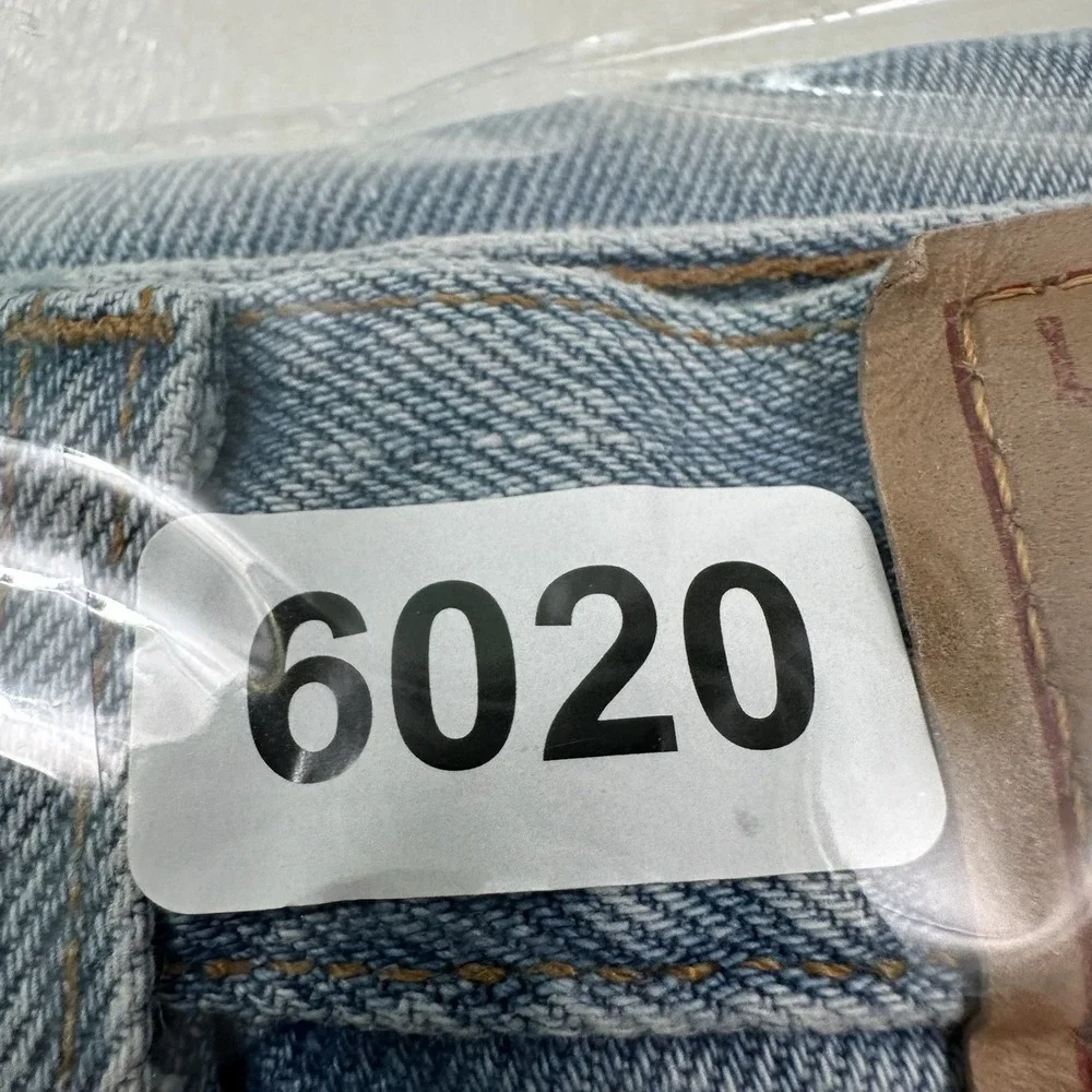 VTG Y2K Levi's 560 Loose Jeans Men Actual 33x32 Blue Light Wash Tapered Made USA
